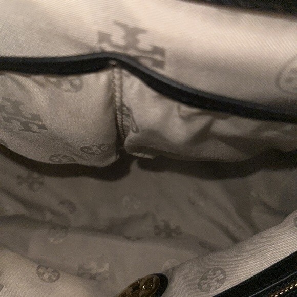 Saffiano Tory Burch Tote - Picture 4 of 5